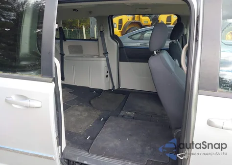 2010 Dodge Grand Caravan Sxt z USA, uszkodzony, nr VIN 2D4RN5D11AR107738